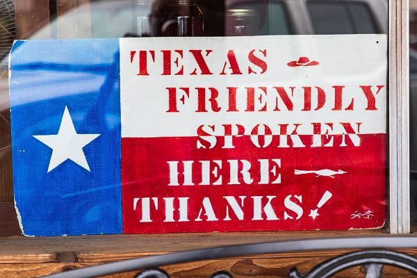 Wilson, Emily M. 아티스트의 Bandera-Texas-USA-Texas friendly sign in the Texas Hill Country작품입니다.
